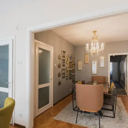 Feel The Spirit Of In A Homey Atmosphere Istanbul