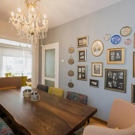 Feel The Spirit Of In A Homey Atmosphere Apartment Istanbul