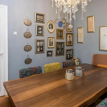 Feel The Spirit Of In A Homey Atmosphere
