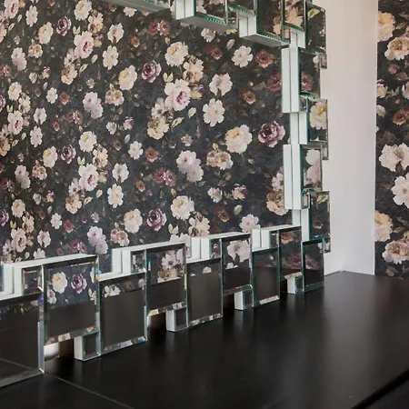 Feel The Spirit Of In A Homey Atmosphere Apartment *